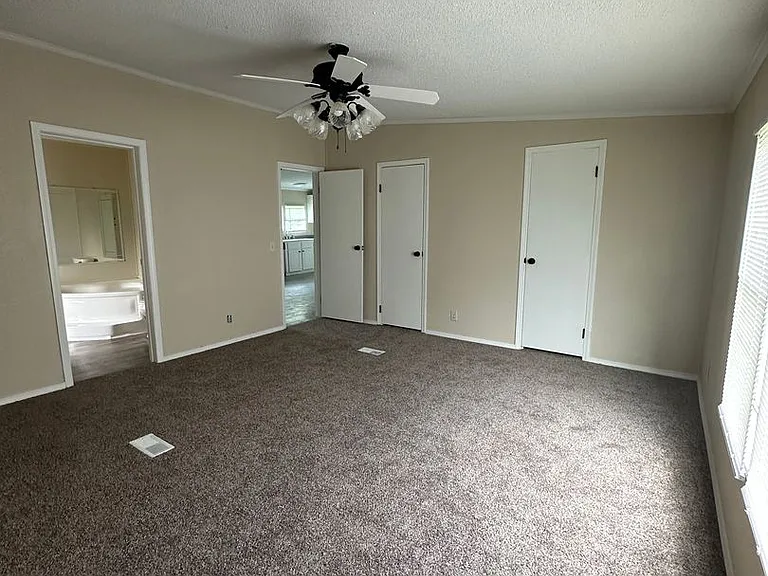 1200 Gwinn Ln — Photo 11