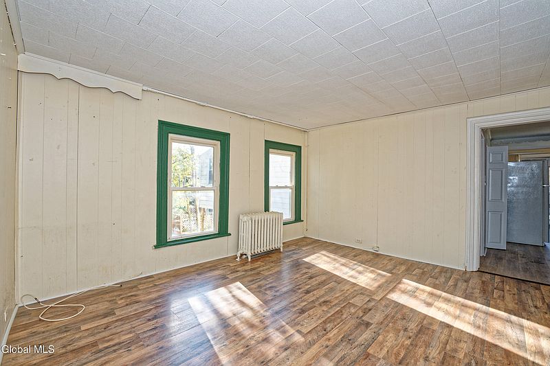 4th image of 1551 4th Avenue