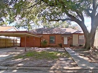 706 E Gulf St, Baytown, TX 77520