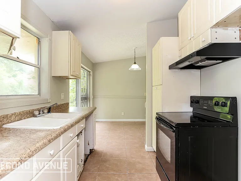 8645 Samona Dr W — Photo 7