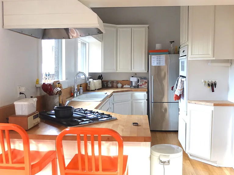 2417 Walgrove Ave — Photo 10