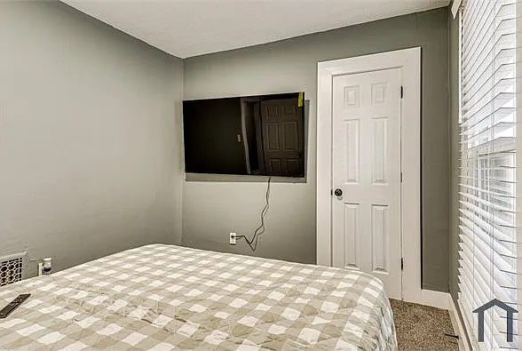 3 bed, 4791 sqft, $1,600 — Photo 2
