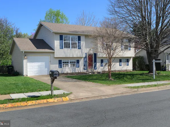 812 Rust Dr NE, Leesburg, VA 20176