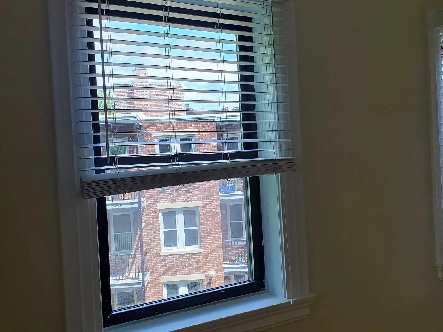 Studio, 1.0 bath, 300 sqft, $2,350 — Photo 2