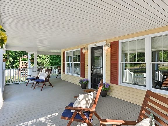 5th image of 440 Lowell St