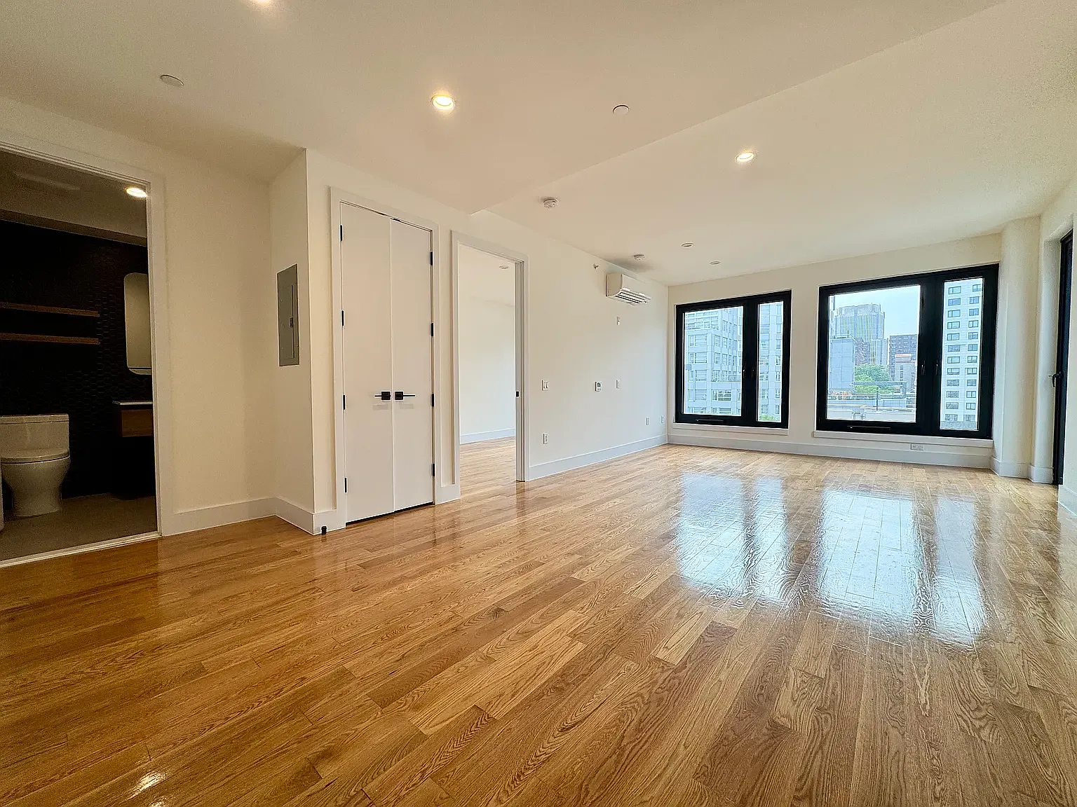 260 Gold Street — Photo 2
