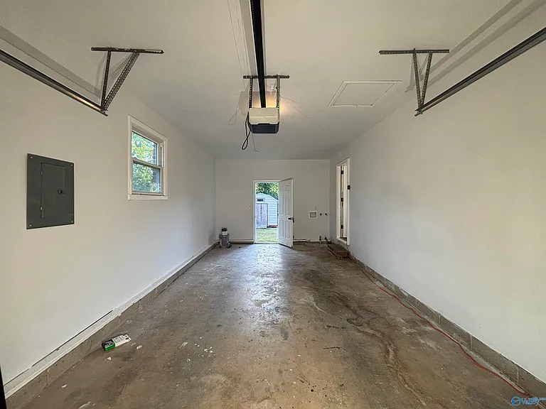 510 Clift Dr — Photo 29