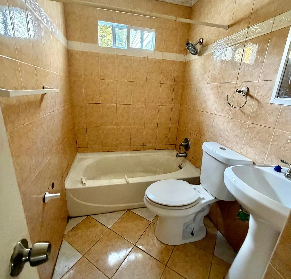 4 bed, 1500 sqft, $2,850 — Photo 3