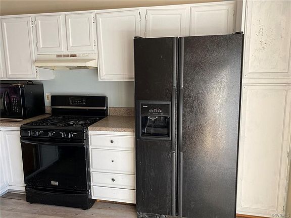 4th image of 4008 West Dr