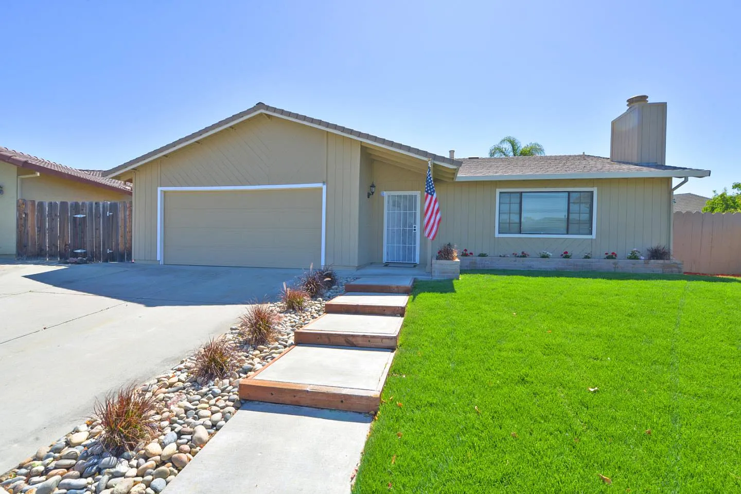 1661 Sonoma Ct photo 1