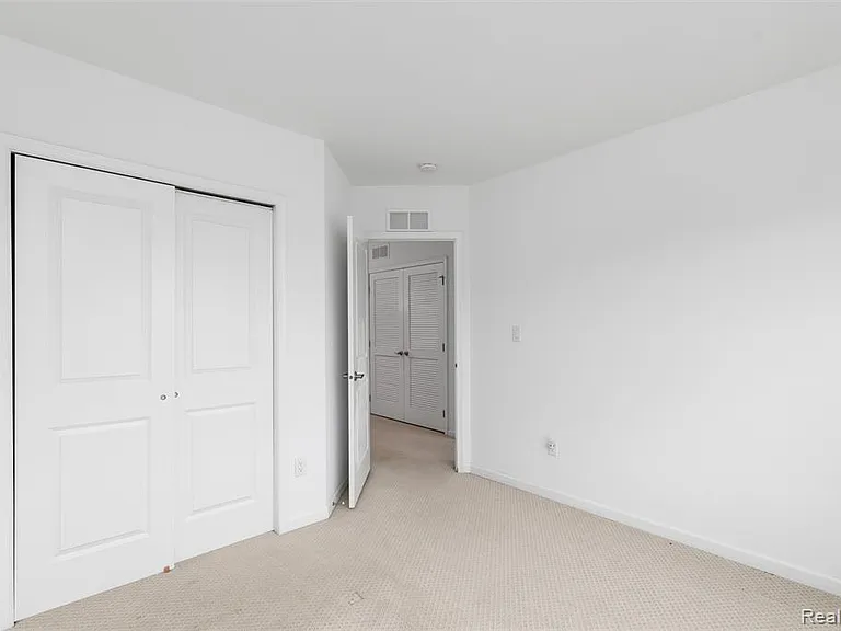 2769 Ashcombe Dr — Photo 30