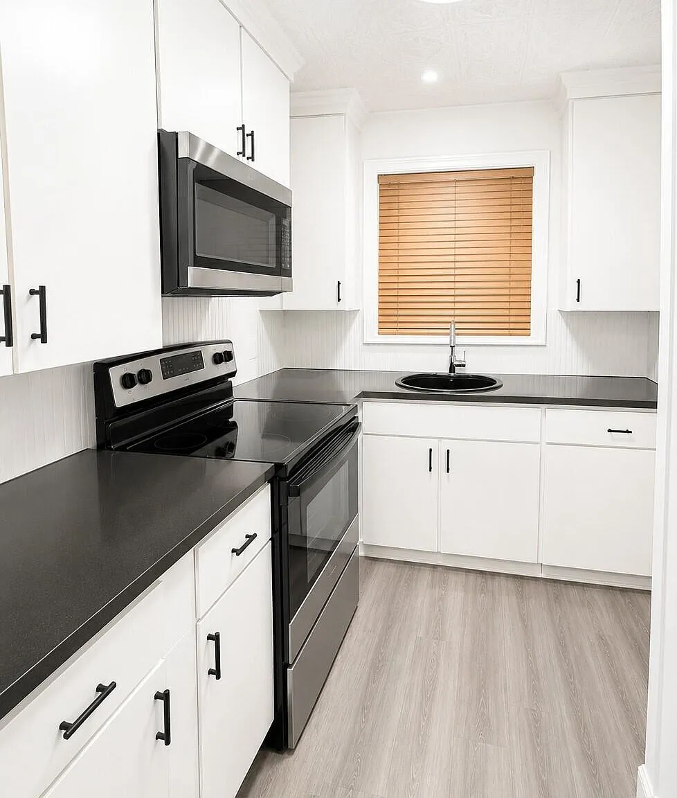 2 bed, 1.0 bath, 698 sqft, $1,700 — Photo 3