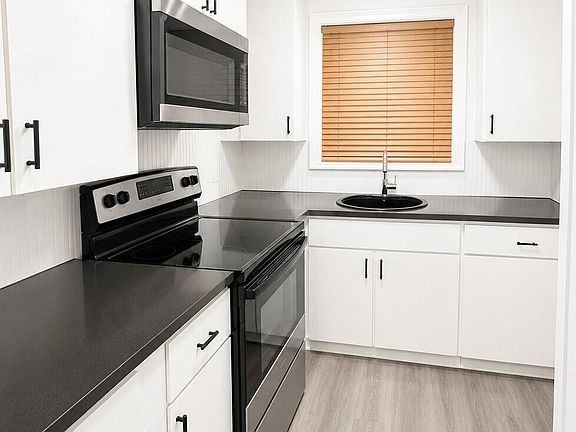 3rd image of 510 Lake Shore Dr APT 3