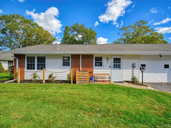 173 Ventry Court, Ridge, NY 11961