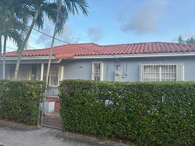 300 SW 55th Ave