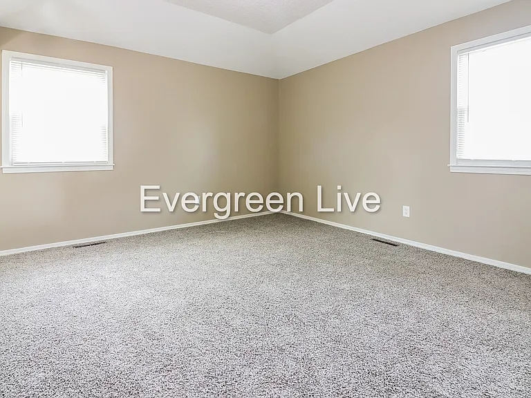 8303 E 166th St — Photo 13
