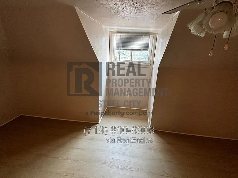 1207 W 15th St — Photo 13