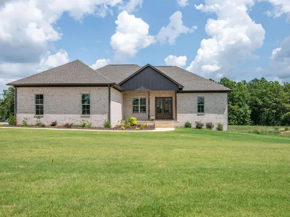 55 Crest Loop Rd, Clanton, AL 35045