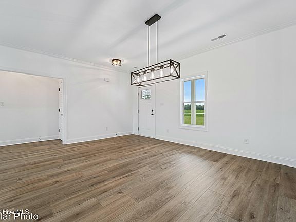 5th image of 124 Brown Road