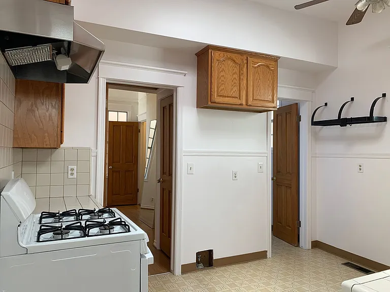 627 N Hill Pl — Photo 9