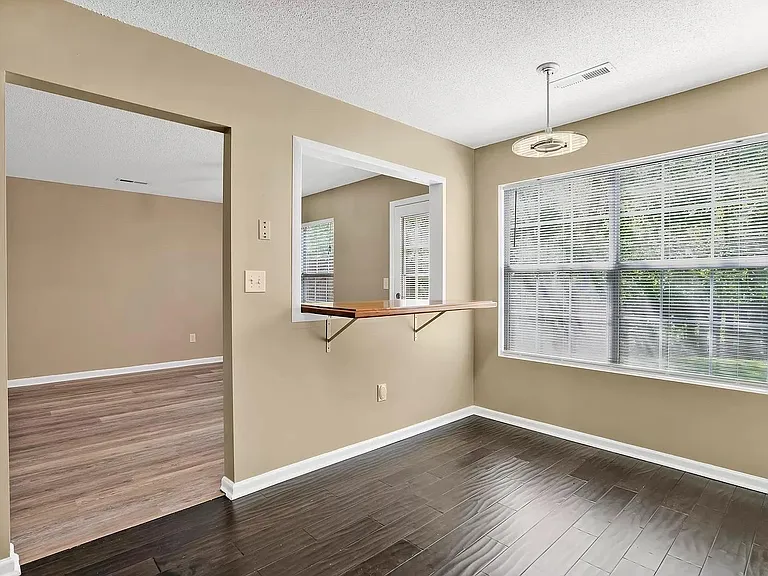 70 Hayfield Ln — Photo 6