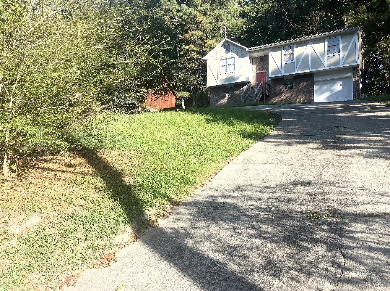3 bed, 2088 sqft, $1,300 — Photo 2