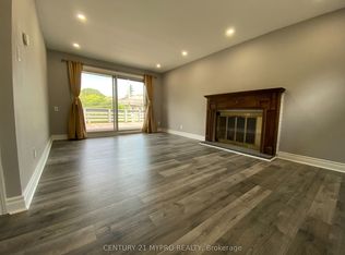 16 N Hills Ter, Toronto, ON M3C 1M6