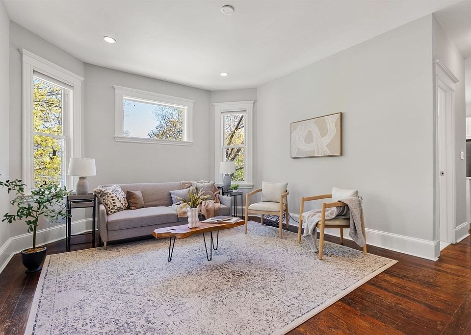 1st image of 34 Catherine St #6