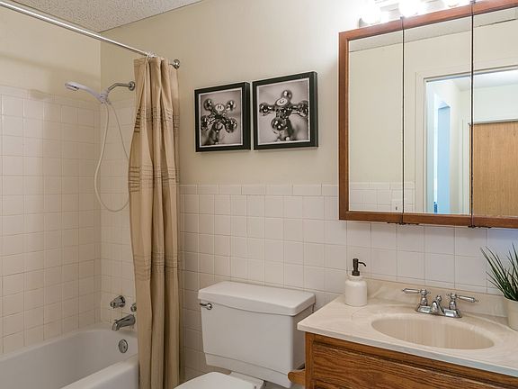 4th image of 2095 Dotte Dr #404
