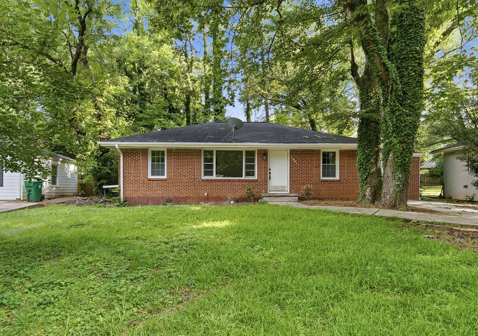 Now Ready! Newly Renovated 4 Bedroom Ranch Home — Photo 2