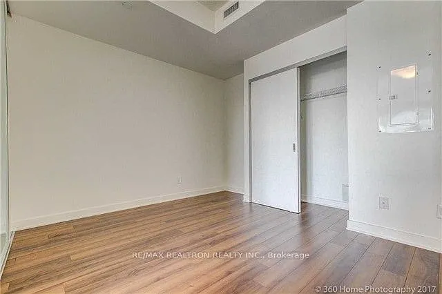 210 Simcoe St #2110 — Photo 11