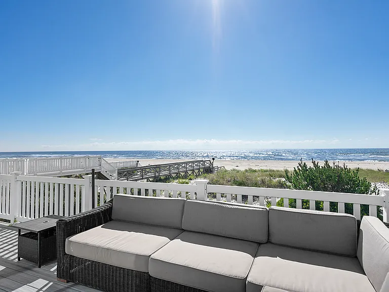 695 Dune Rd — Photo 23