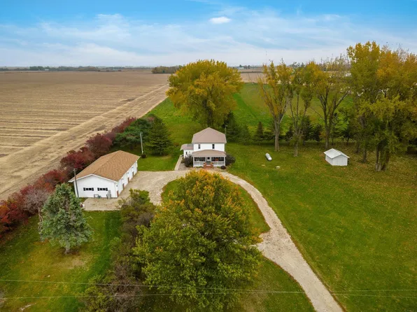 1891 Ivory Ave, Waverly, IA 50677