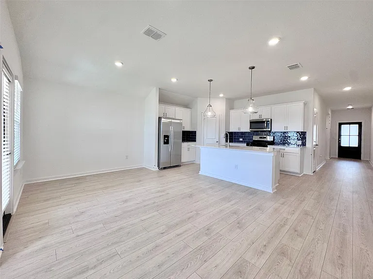 1821 Lazy Acres — Photo 12