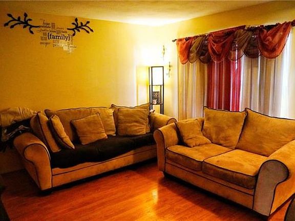 5th image of 954 Ramblewood Ln