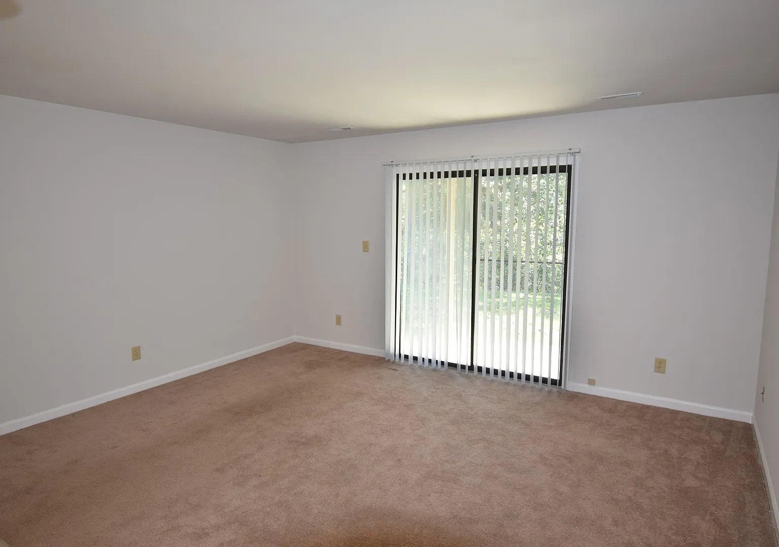 Wickford Court Apartments — Photo 3