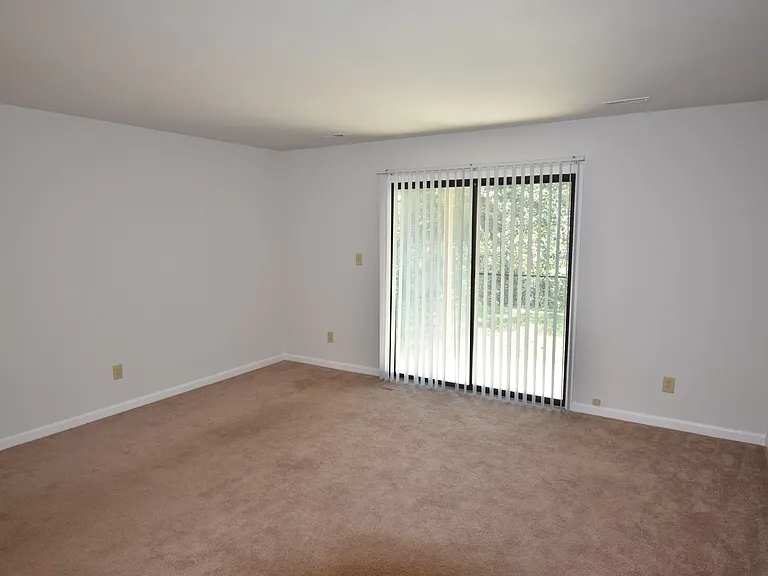 244 Wickford Ct — Photo 3