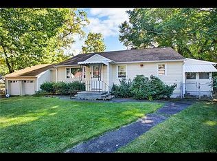 111 Valley Cir, Bridgeport, CT 06606