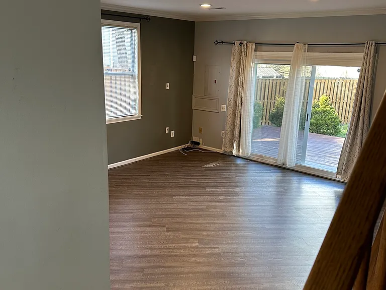 106 Hampstead Ct NE — Photo 13