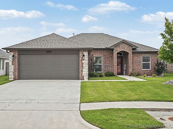 2nd image of 4820 E Galveston Pl