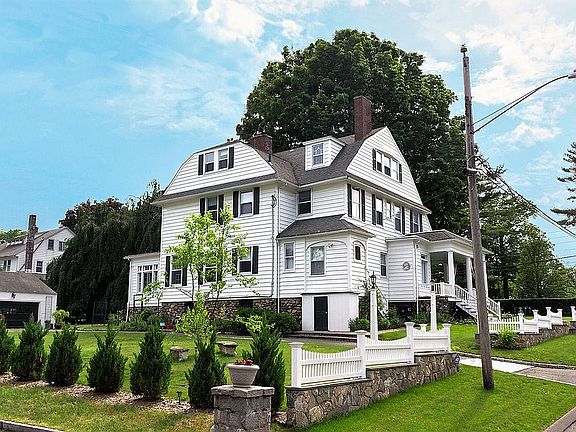 2nd image of 137 Hubbard Ave