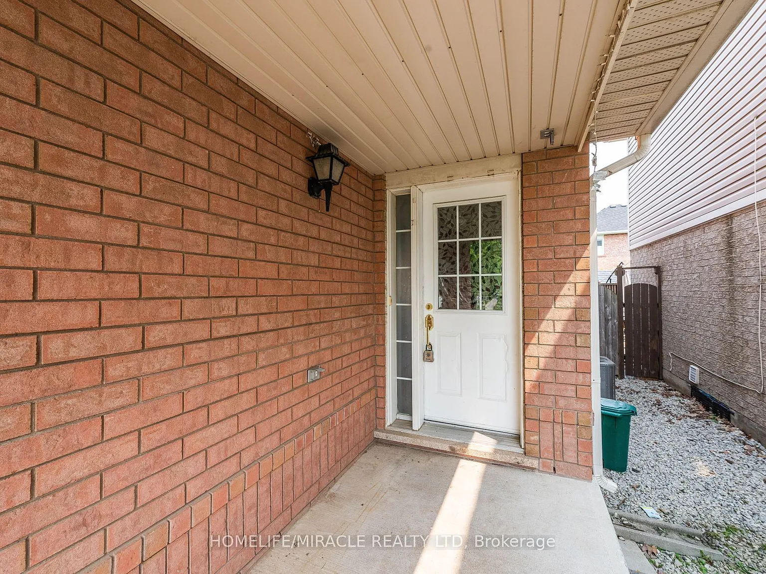 3 bed, $3,000 — Photo 2