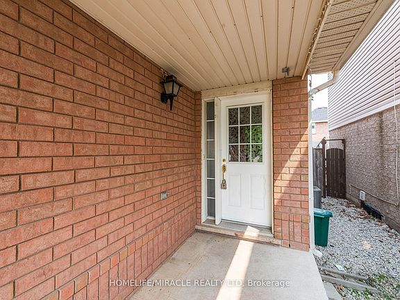 2nd image of 27 Sugarhill Dr N