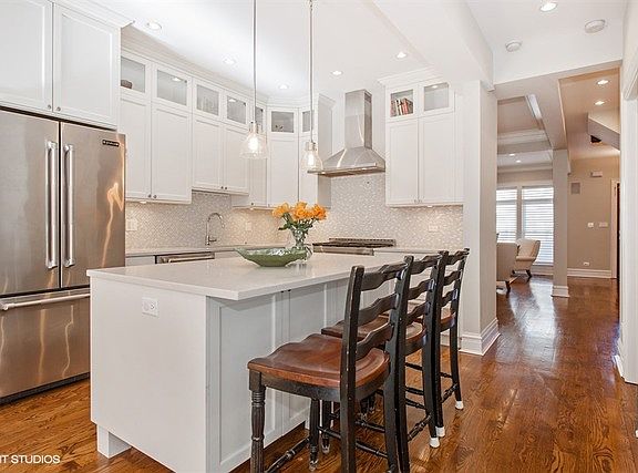 4th image of 1831 W Cuyler Ave