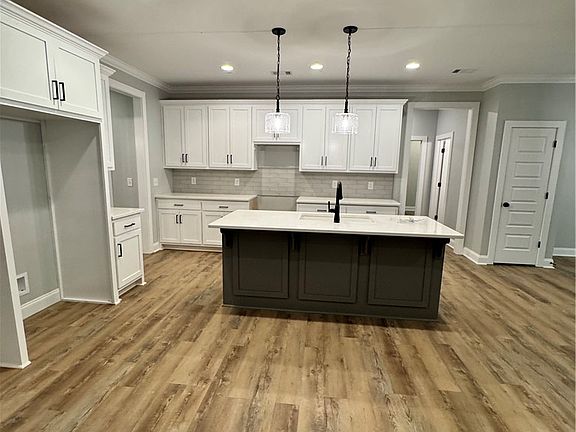 4th image of 1694 Lee Road 183