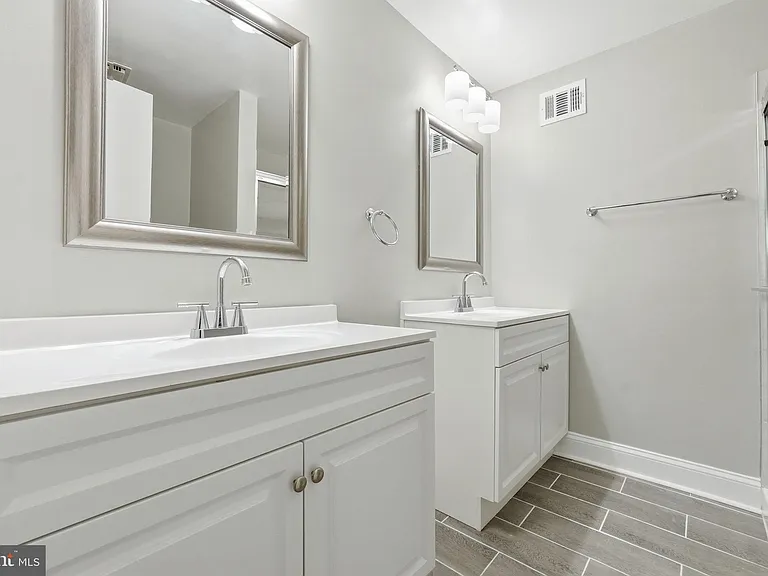 10065 Chestnut Wood Ln — Photo 16
