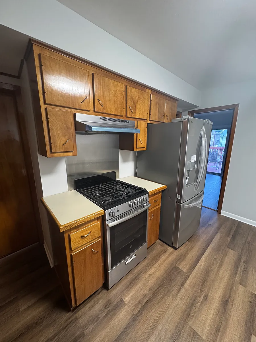Building Photo - 35 Tuttle St #2