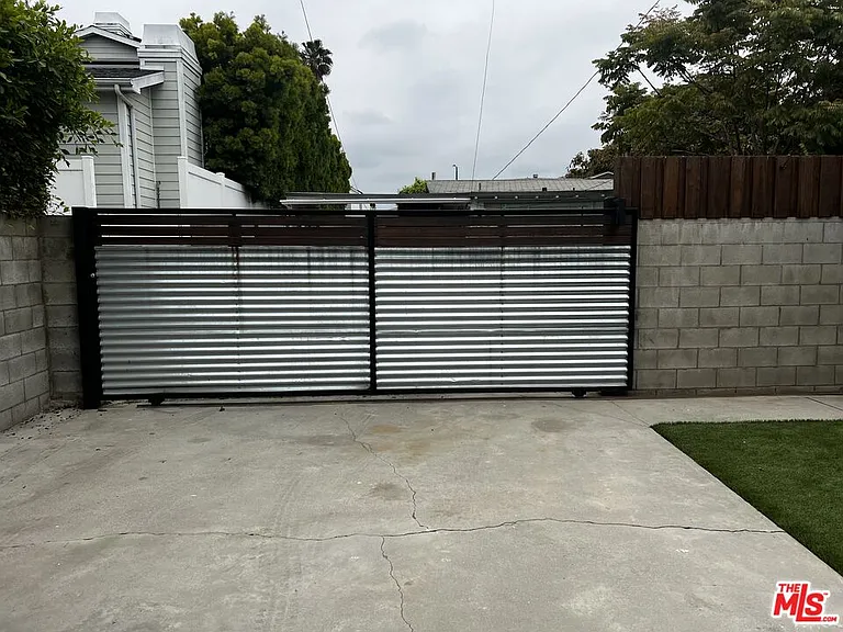 13419 Zanja St — Photo 21