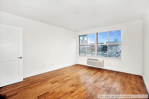 Sold by Bond New York | media 14