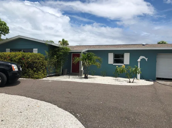 205 S Tessier Dr, Saint Pete Beach, FL 33706